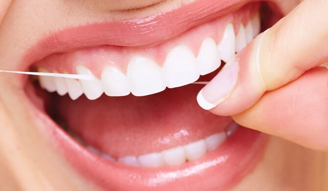 Kaip teisingai naudotis dantų siūlu?